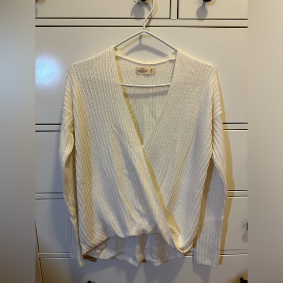 NWOT Hollister sweater - Picture 1 of 7